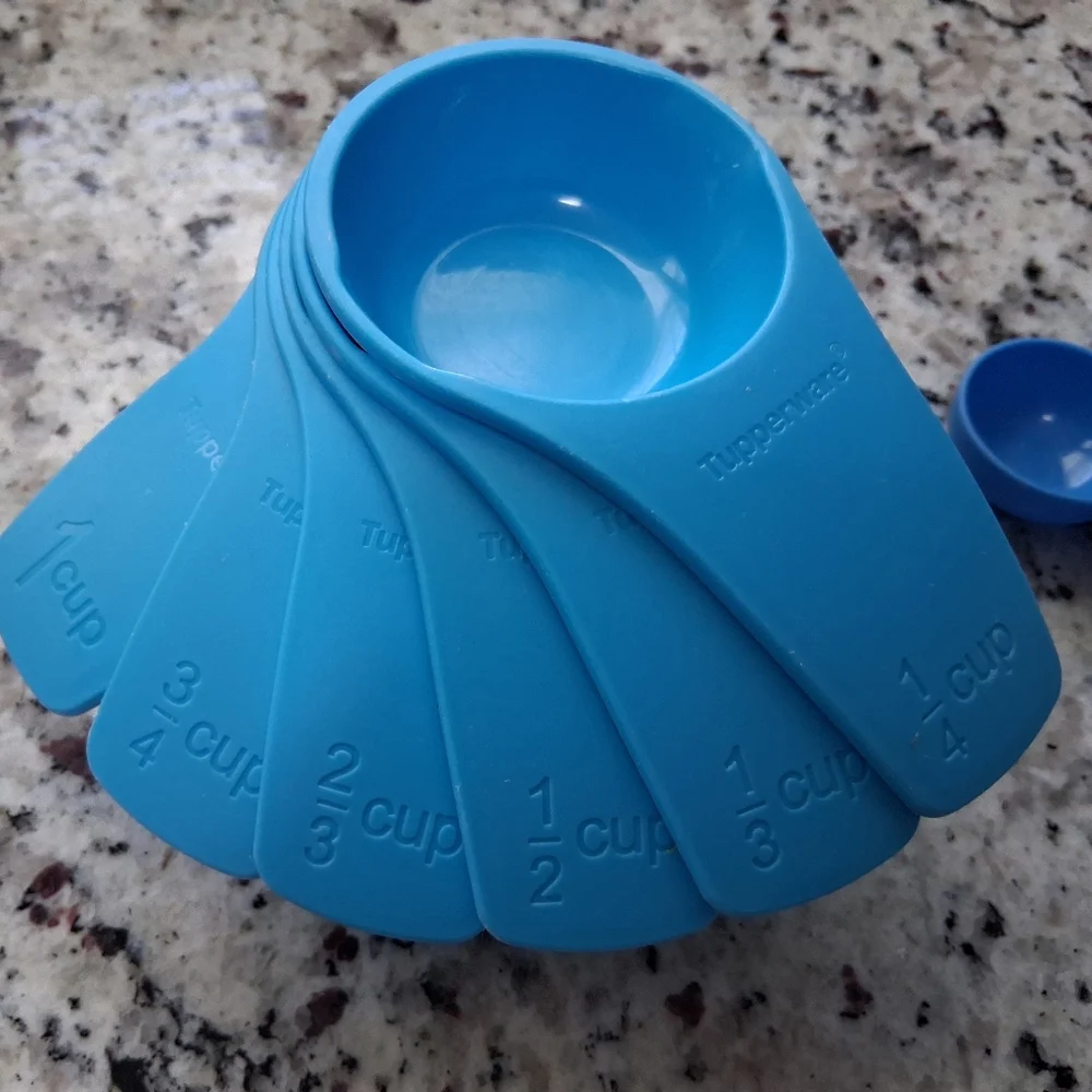 Tupperware 11 piece Measuring Mates Cups and Spoons Set nesting aqua teal blue